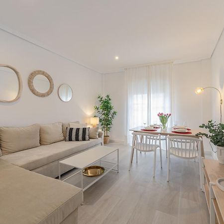 Isg Apartments Becquer Free Parking Inside The Building Seville Ngoại thất bức ảnh