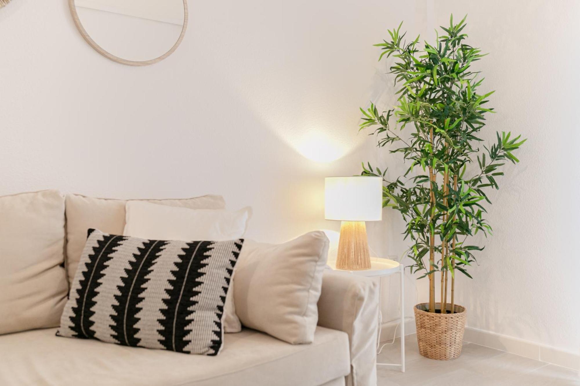 Isg Apartments Becquer Free Parking Inside The Building Seville Ngoại thất bức ảnh