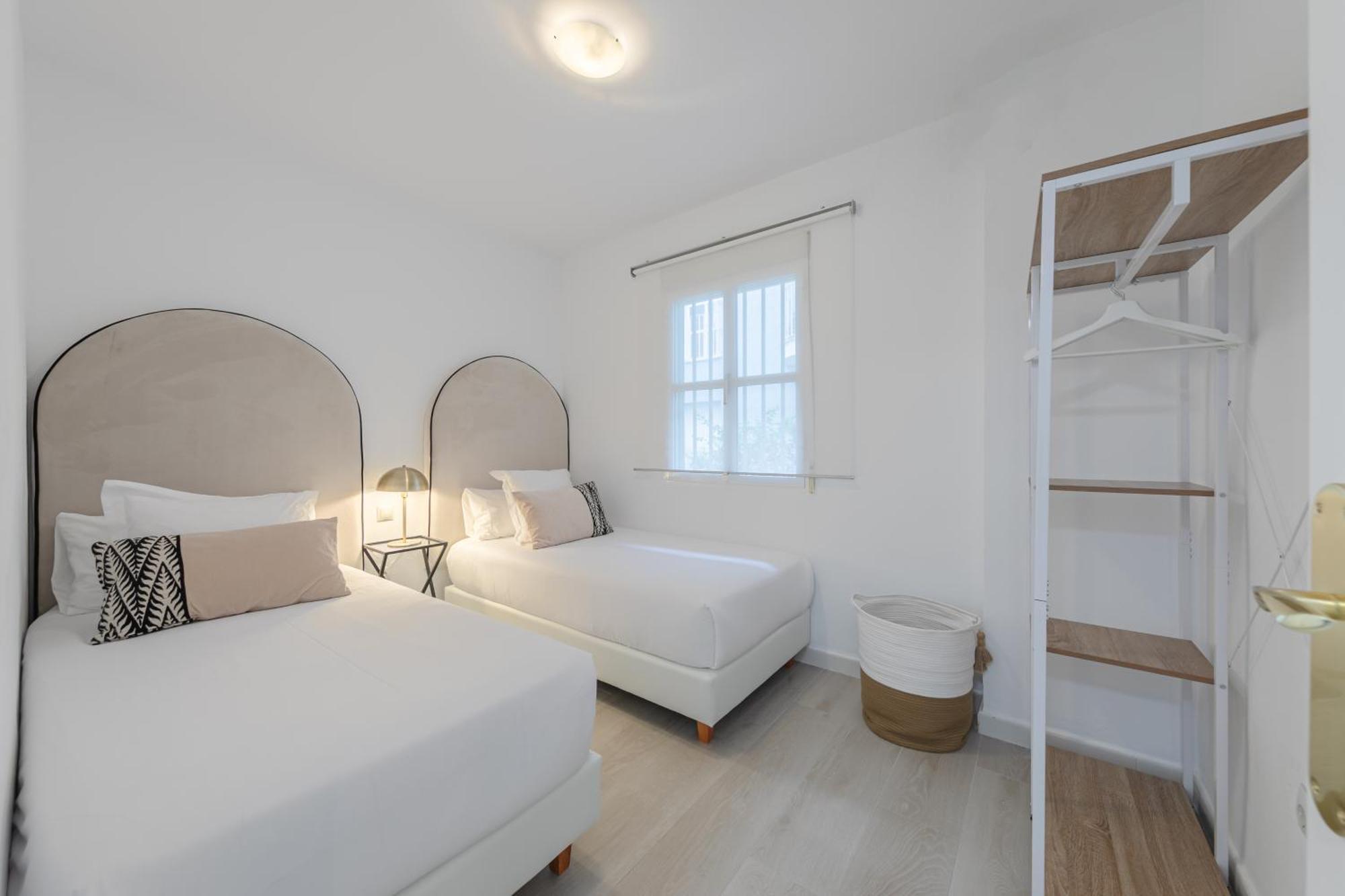 Isg Apartments Becquer Free Parking Inside The Building Seville Ngoại thất bức ảnh